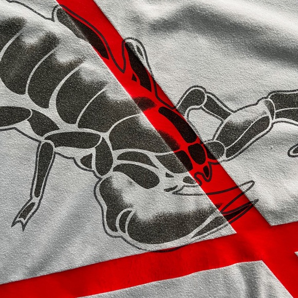 Medium Exte Fashion Scorpion Shirt - Picture 2 of 3